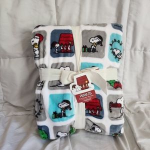 COPY - Peanuts snoopy and woodstock holiday blanket